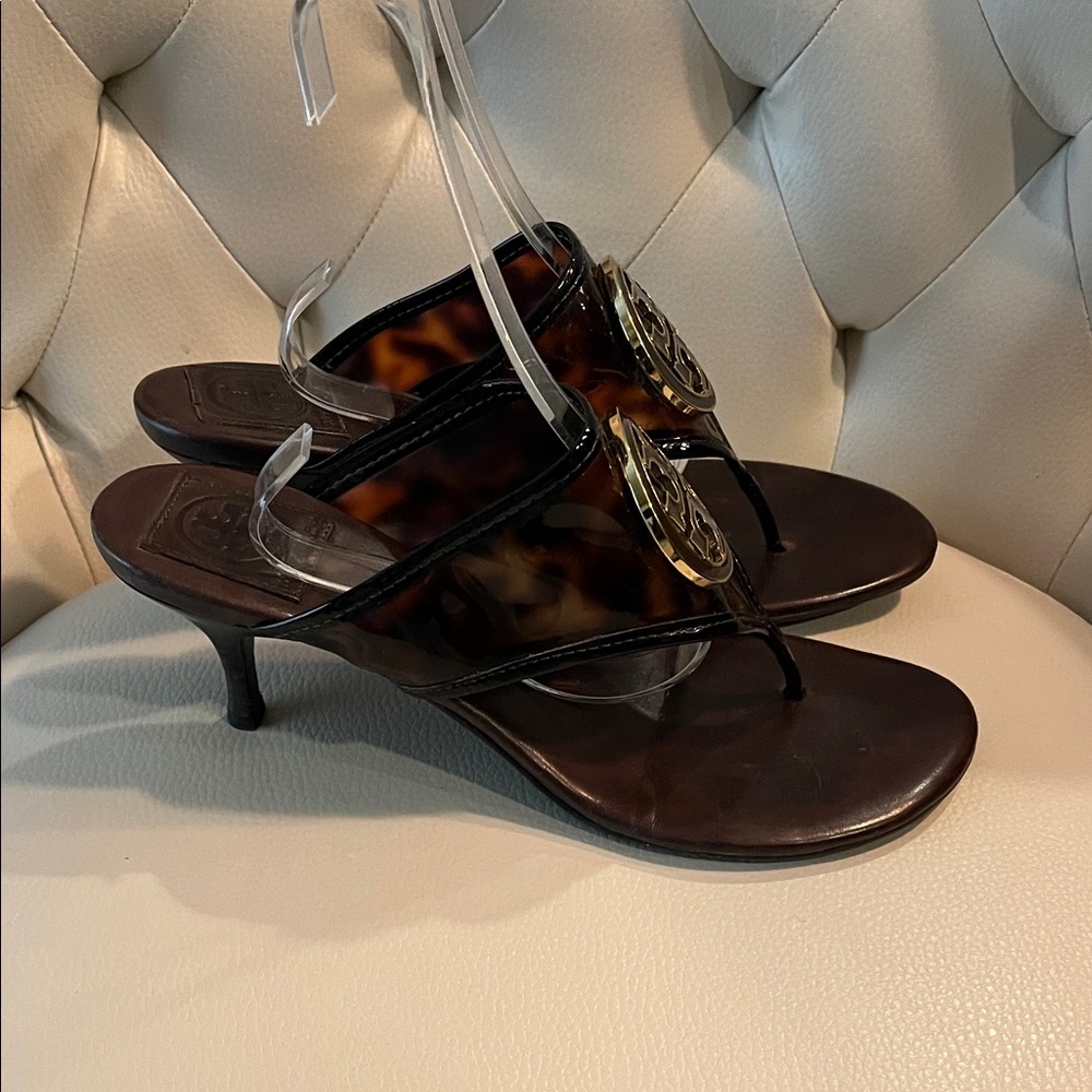 Tory Burch Brown Tortoiseshell Logo Thong Heeled Sandals 8 - Picture 9 of 16